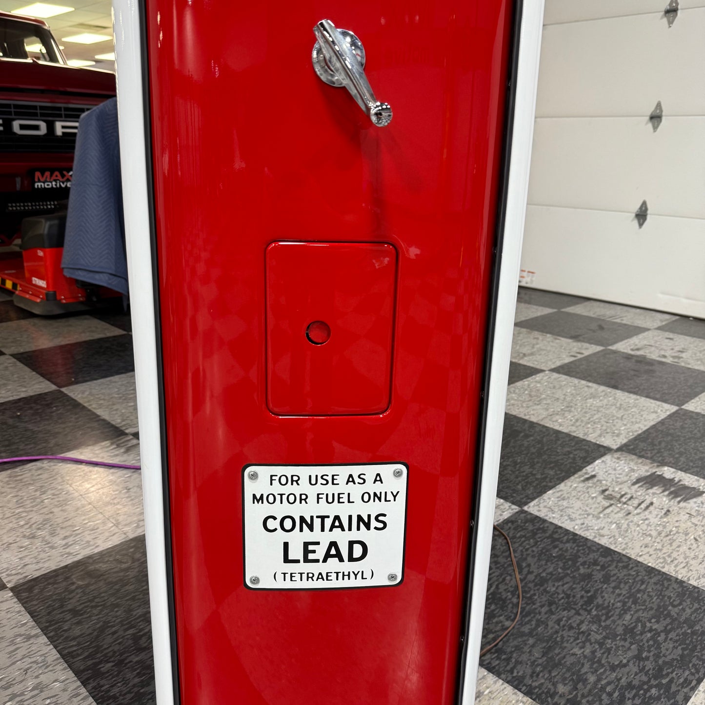 Antique Mobil Wayne Gas Pump - Mobil Gas Colors