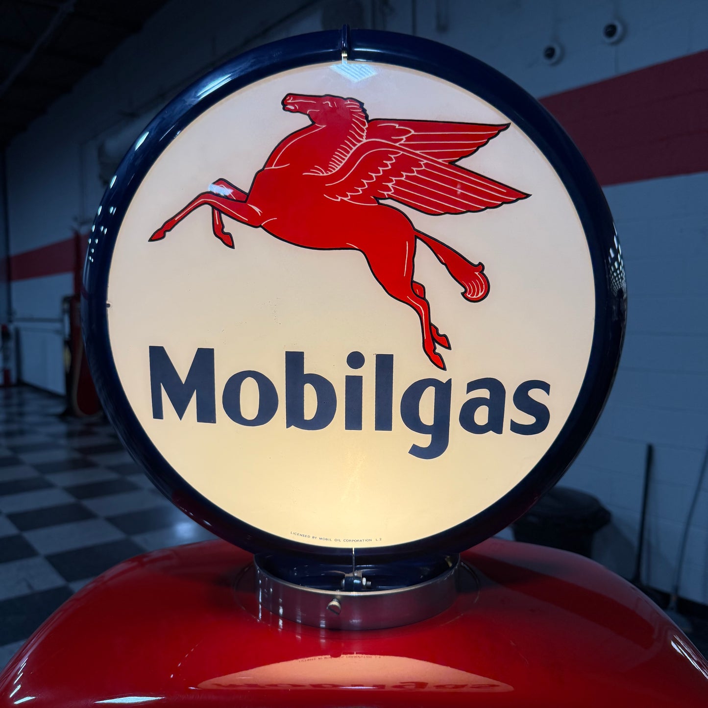 Antique Mobil Wayne Gas Pump - Mobil Gas Colors