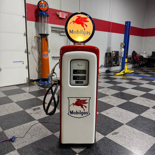 Antique Mobil Wayne Gas Pump - Mobil Gas Colors