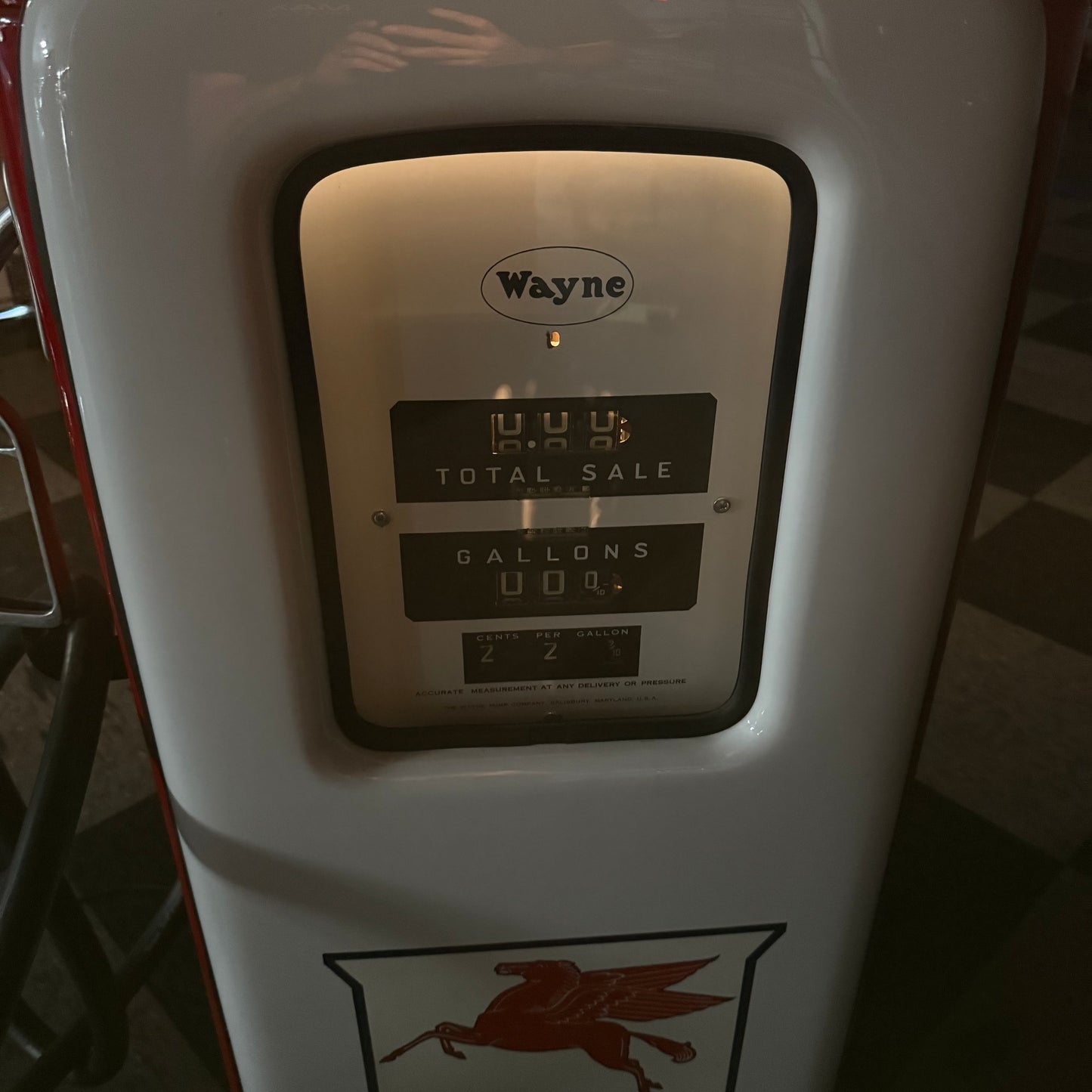 Antique Mobil Wayne Gas Pump - Mobil Gas Colors