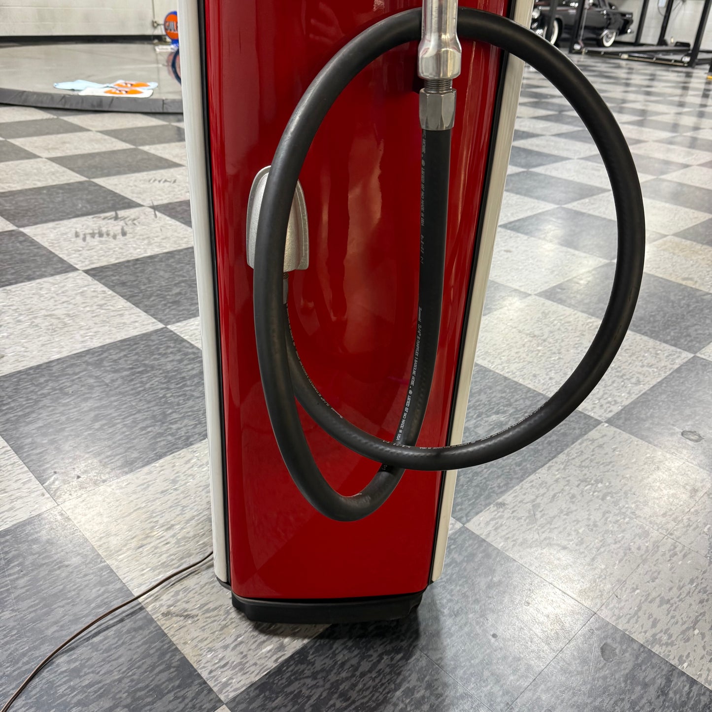 Antique Mobil Wayne Gas Pump - Mobil Gas Colors