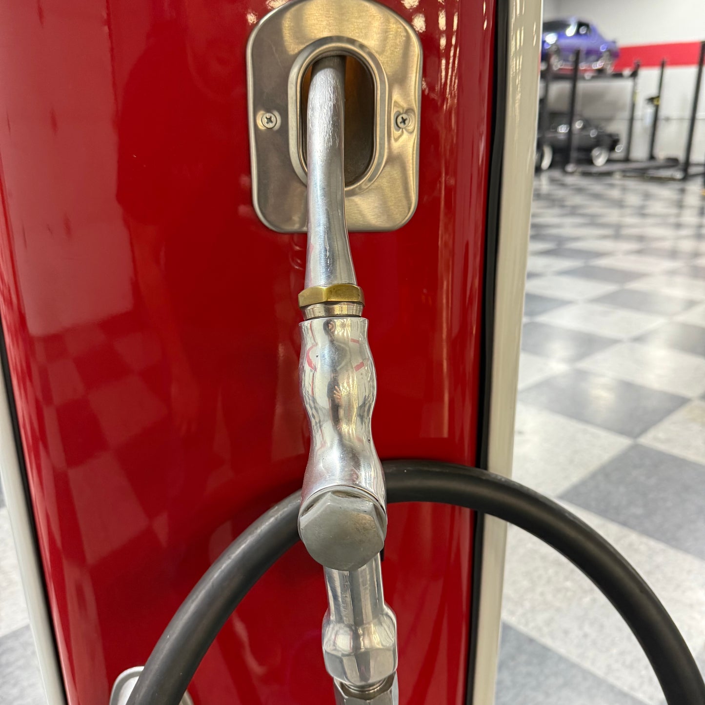 Antique Mobil Wayne Gas Pump - Mobil Gas Colors