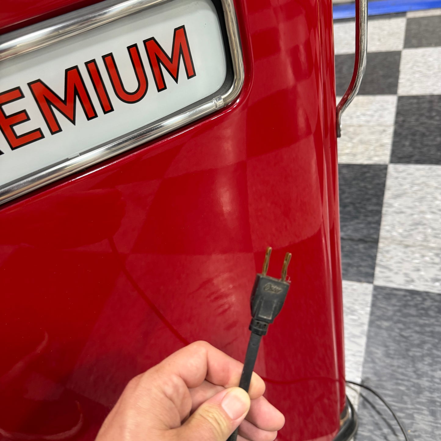 Original & Restored - 1940's era Bennett Gas Pump
