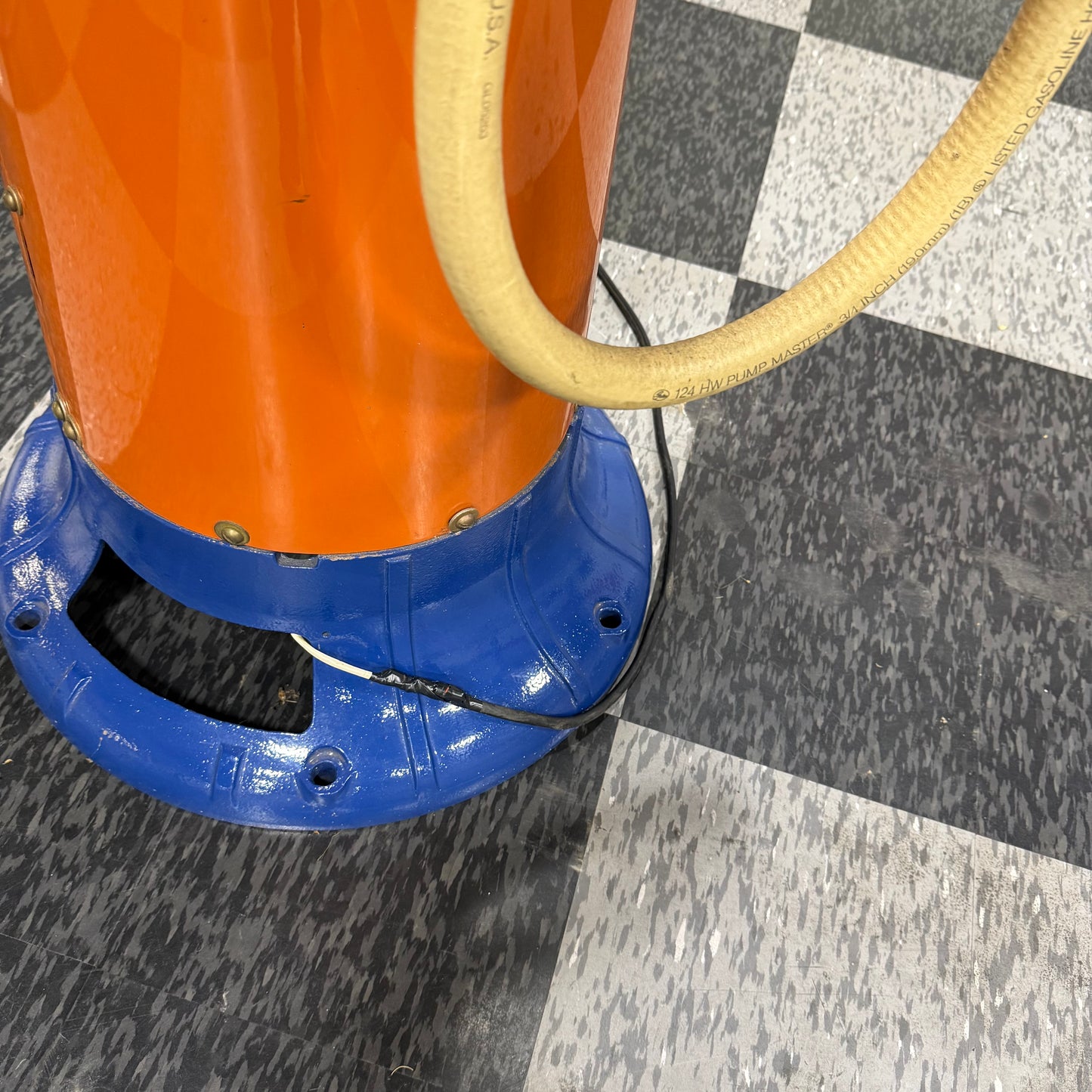 Restored 1924 Wayne Visible Gas Pump - Gulf Theme