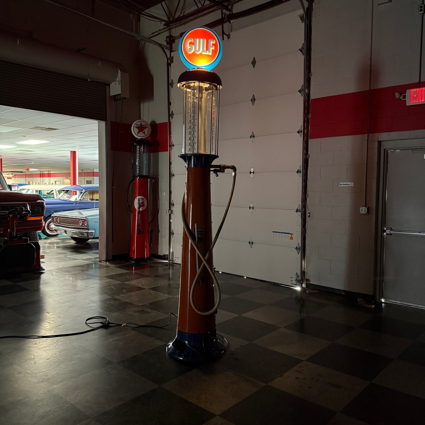 Restored 1924 Wayne Visible Gas Pump - Gulf Theme