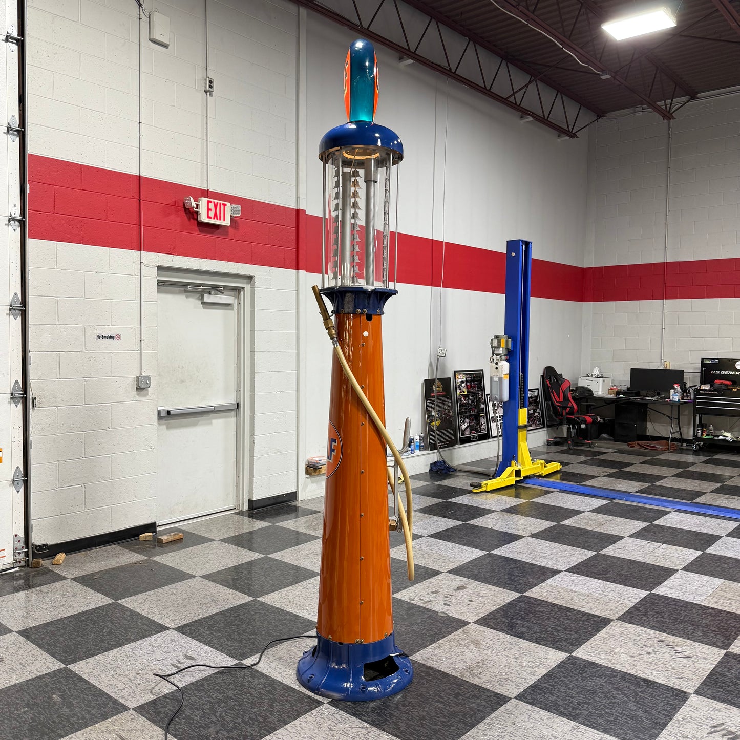 Restored 1924 Wayne Visible Gas Pump - Gulf Theme