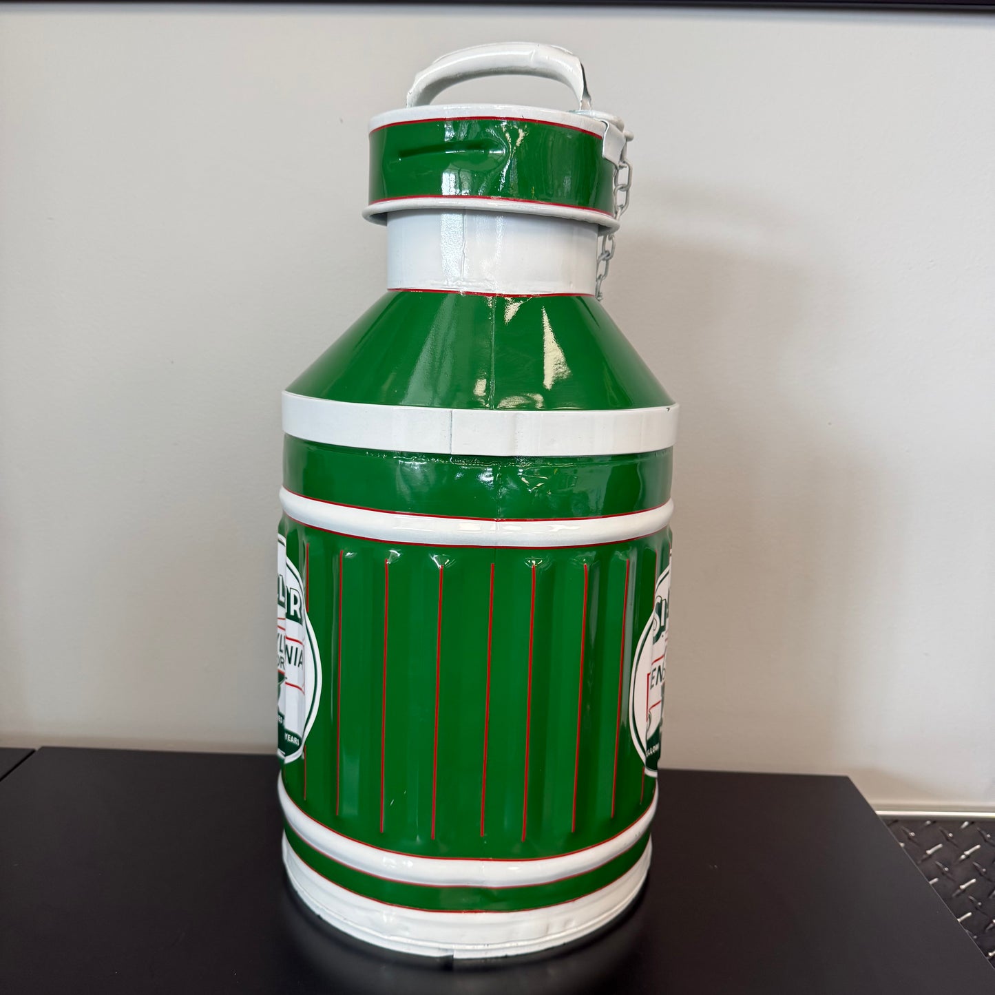 Rare vintage Ellisco 5 gallon oil jug and cap - Sinclair Theme