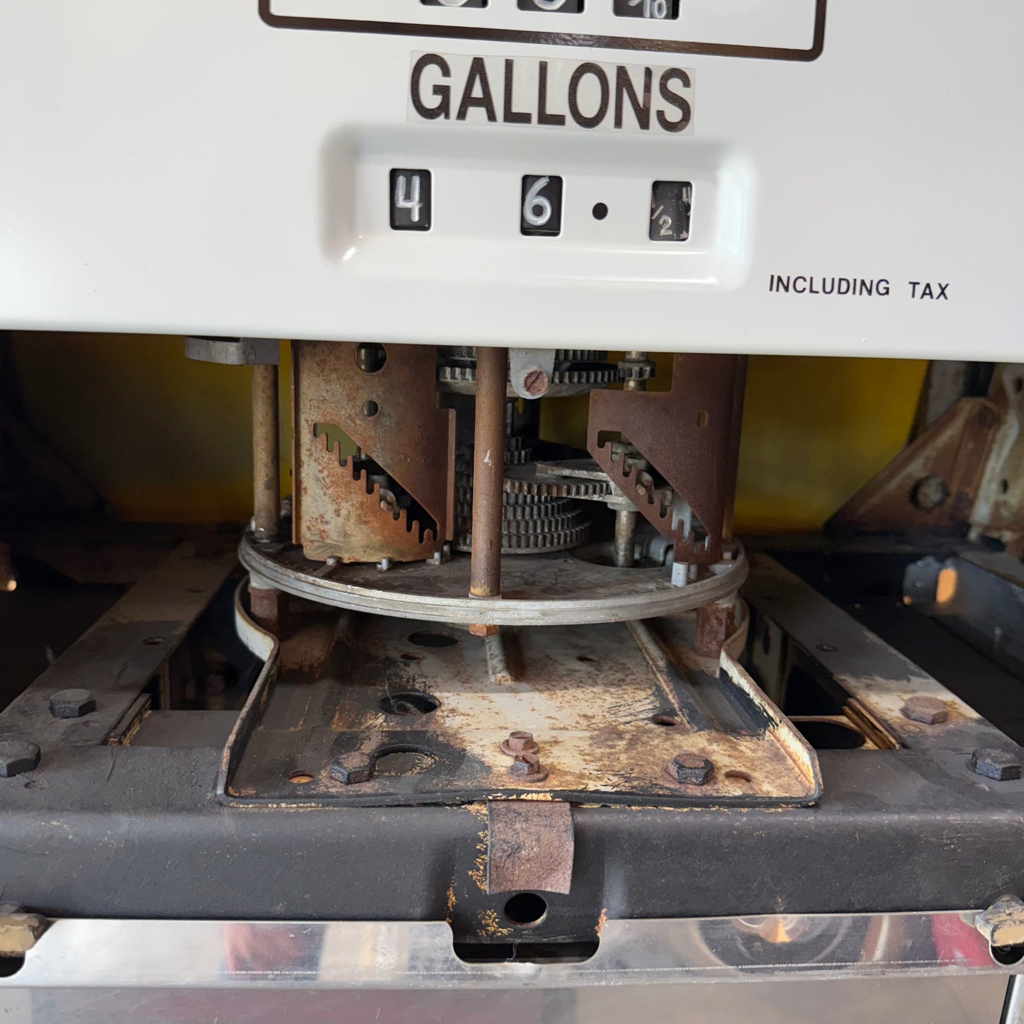 Un-Restored Sinclair Gas Pump