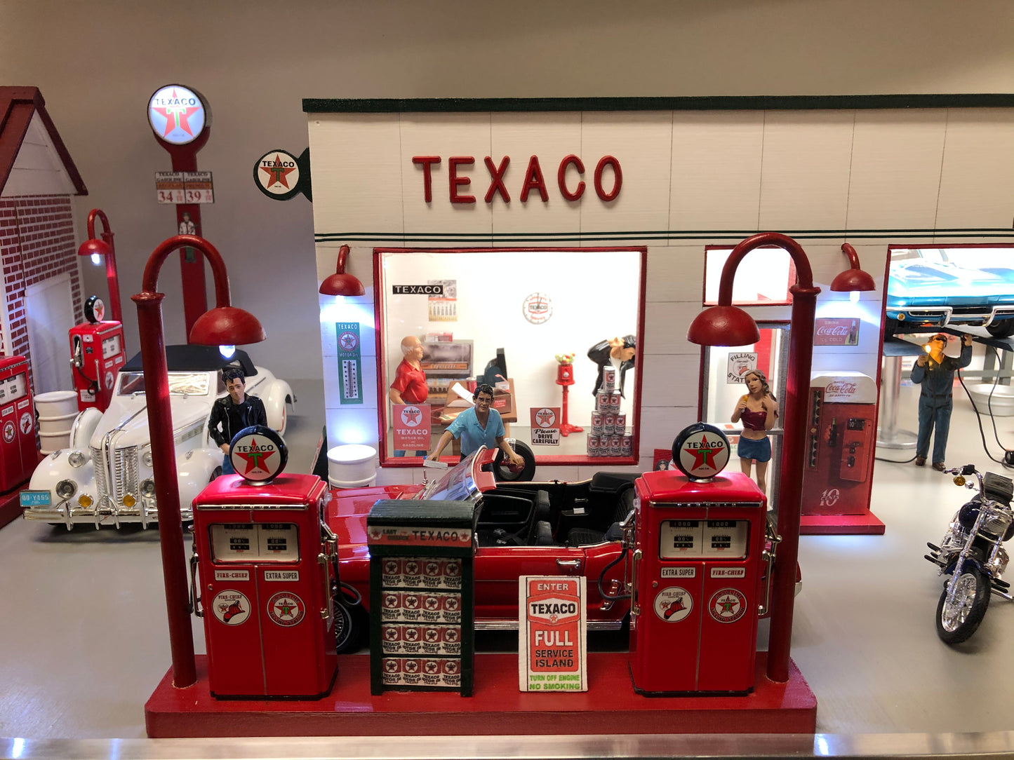 Texaco Service Station - Large