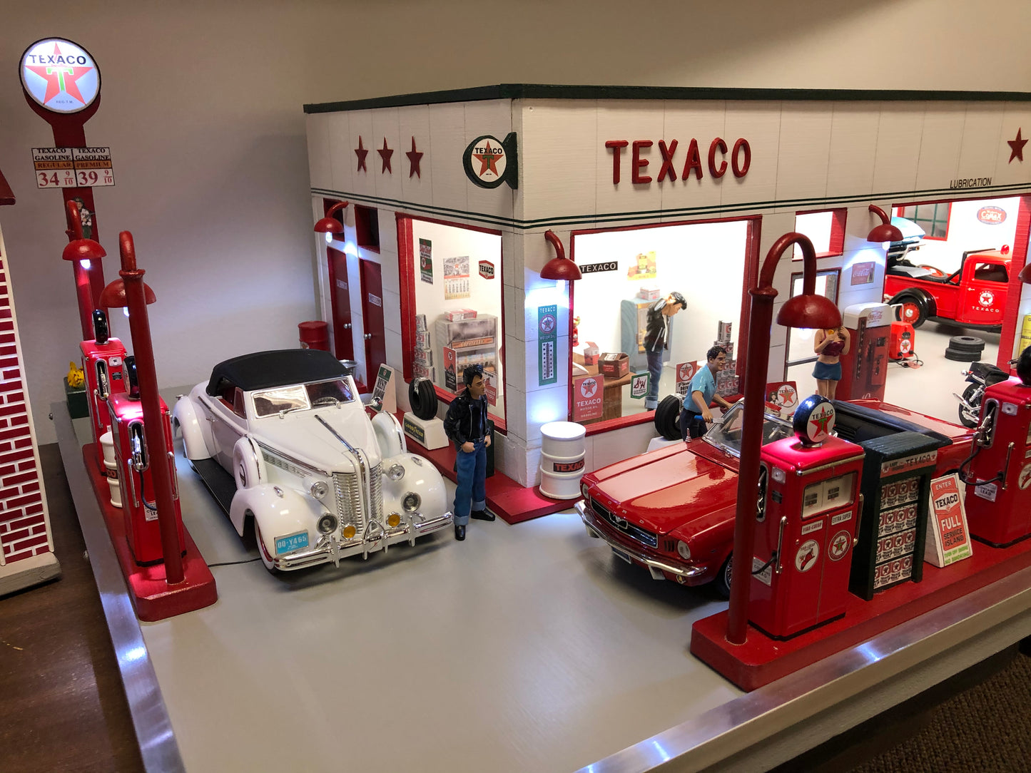 Texaco Service Station - Large