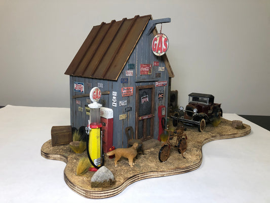 1930's Gas Station Scene - Diorama