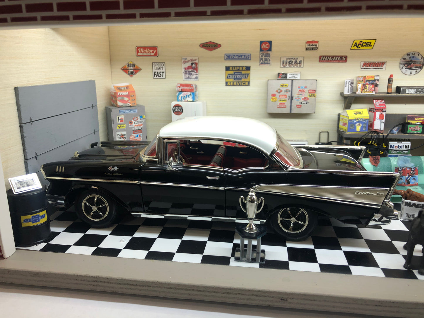 57 Chevys Before & After Garage - Diorama